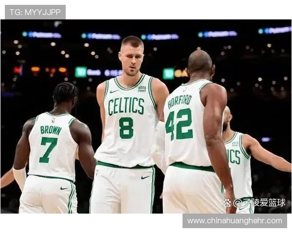 全明星赛回顾：FPX展现强大实力与团队默契的精彩表现