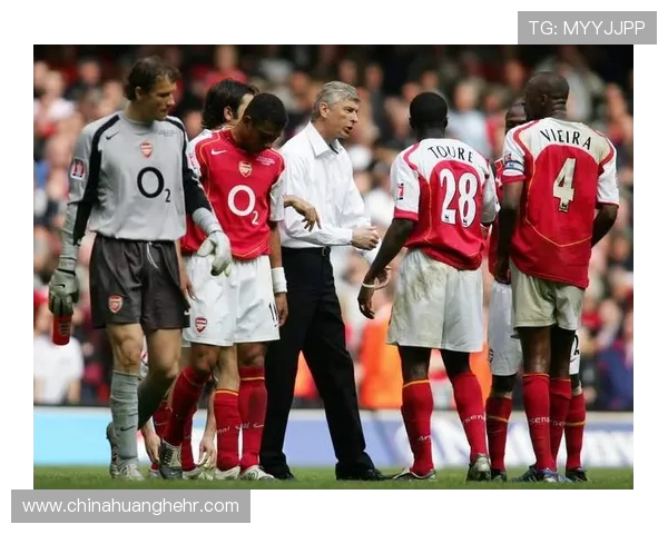 2002年阿森纳与曼联经典对决回顾：足球盛宴中的战术较量与传奇瞬间