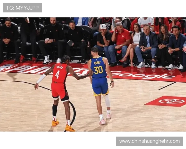 2015年西部决赛勇士与火箭的激烈对决与历史性时刻回顾